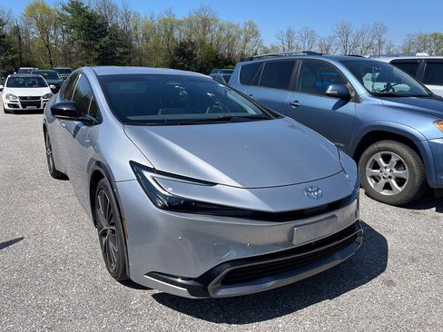 Used 2023 Toyota Prius XLE image 1