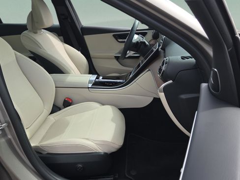 Used 2023 Mercedes-Benz C 300 Sedan image 17