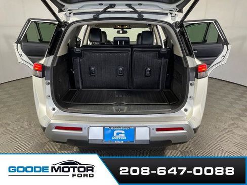Used 2022 Nissan Pathfinder SL w/ Cargo Package AWD/4WD image 21