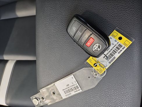 Used 2025 Toyota Camry SE FWD image 21