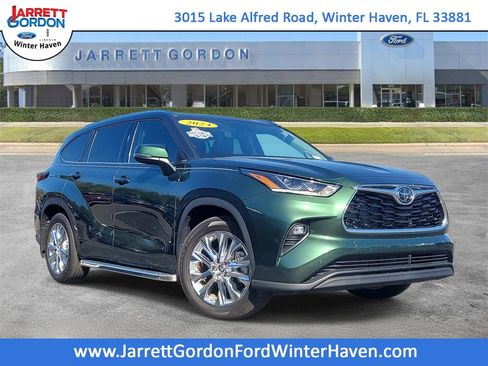 Used 2024 Toyota Highlander Limited image 1