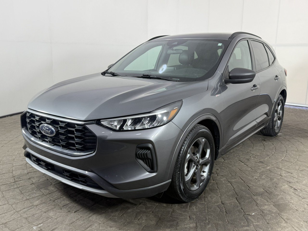 Used 2024 Ford Escape ST-Line FWD image 3