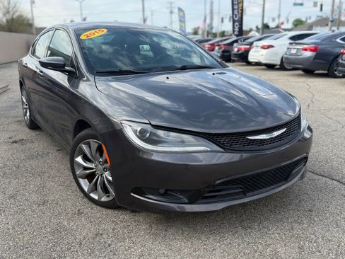 Used 2015 Chrysler 200 S w/ Navigation & Sound Group I FWD image 7