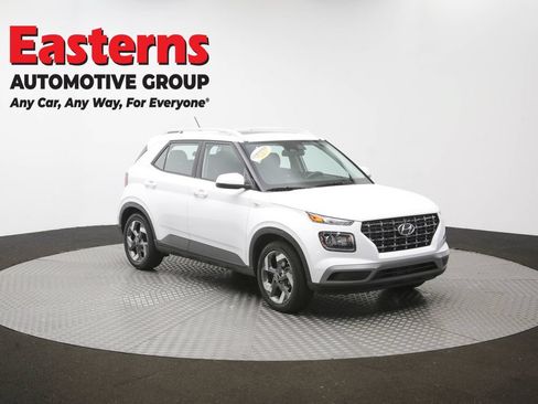 Used 2025 Hyundai Venue SEL FWD image 46