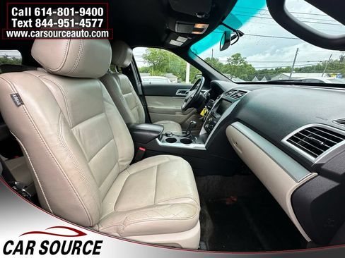 Used 2014 Ford Explorer XLT w/ Equipment Group 202A AWD/4WD image 30