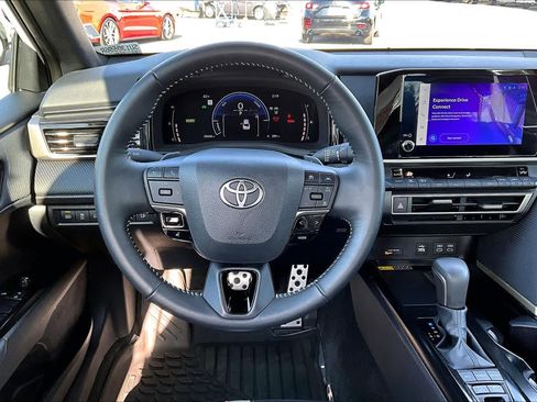 Certified 2025 Toyota Camry SE image 6