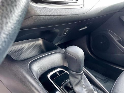 Used 2025 Toyota Corolla LE image 28