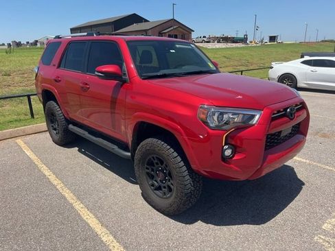 Used 2022 Toyota 4Runner SR5 Premium w/ Moonroof Package AWD/4WD image 1