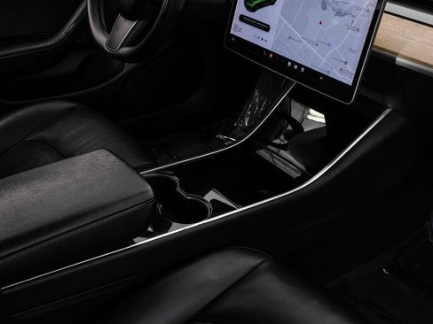 Used 2018 Tesla Model 3 Long Range image 23