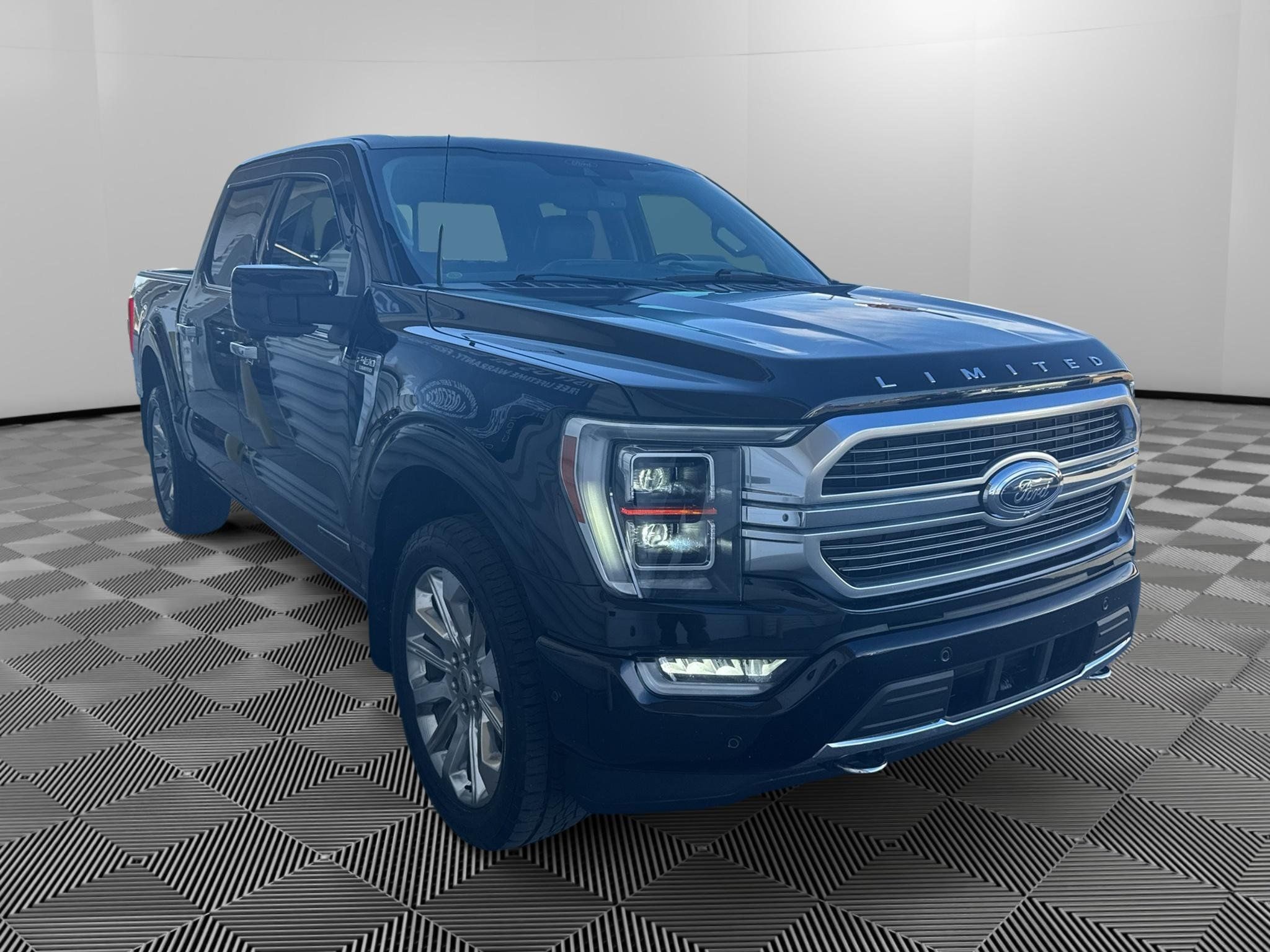 Used 2022 Ford F150 Limited AWD/4WD image 3