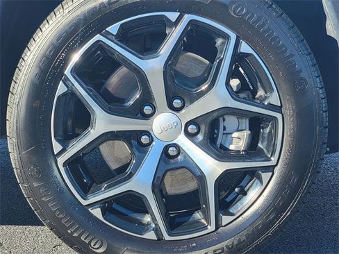 Certified 2024 Jeep Compass Limited image 17