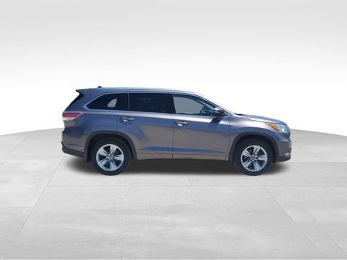 Used 2016 Toyota Highlander Limited AWD/4WD image 3