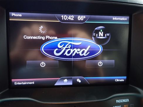 Used 2013 Ford Explorer XLT FWD image 3