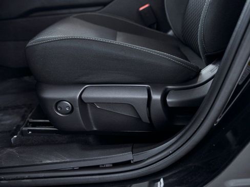 Used 2025 Mitsubishi Outlander ES image 25