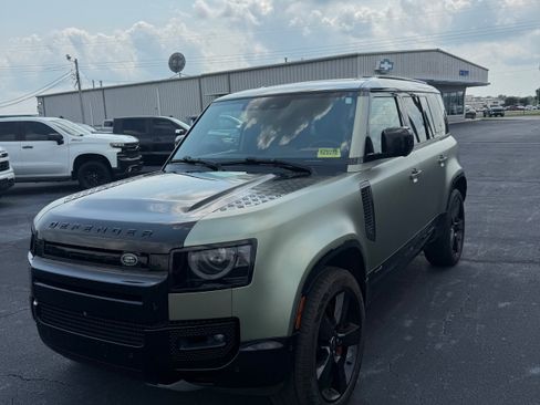 Used 2022 Land Rover Defender 110 X AWD/4WD image 3