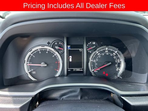 Used 2022 Toyota 4Runner TRD Off-Road AWD/4WD image 9