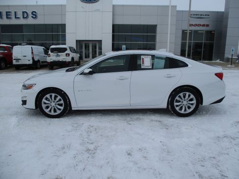 Used 2024 Chevrolet Malibu LT image 3