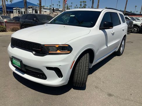 Certified 2024 Dodge Durango GT RWD image 3