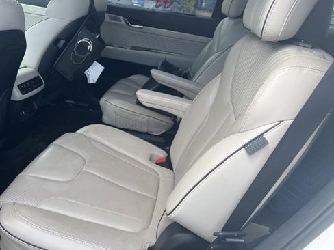 Used 2023 Hyundai Palisade Calligraphy image 7