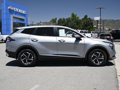 Used 2023 Kia Sportage LX FWD image 3