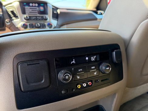 Used 2015 Chevrolet Suburban LT w/ Luxury Package AWD/4WD image 30