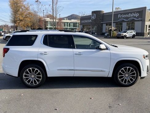 Used 2023 GMC Acadia Denali image 4