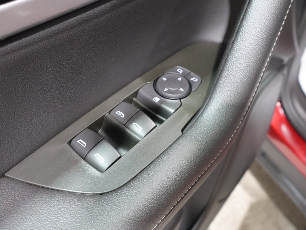 Used 2025 Chevrolet Blazer LT AWD/4WD image 13