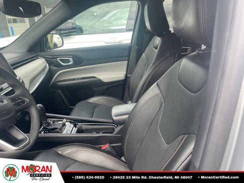 Used 2023 Jeep Compass Limited AWD/4WD image 10