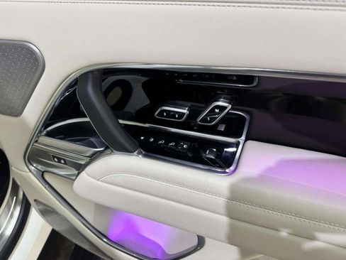 Used 2025 Land Rover Range Rover Autobiography image 36