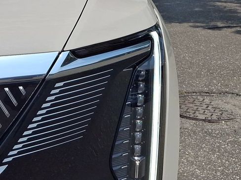 Certified 2026 Cadillac Escalade IQ Luxury 2 AWD/4WD image 7