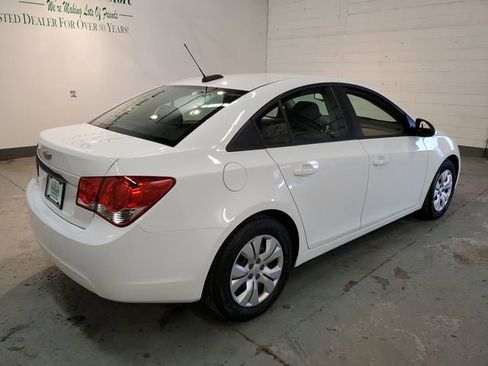 Used 2015 Chevrolet Cruze LS image 6