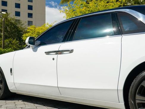 Used 2022 Rolls-Royce Ghost image 19