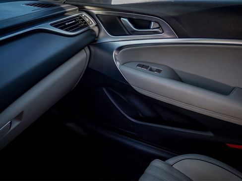 Used 2022 Genesis G70 3.3T image 25