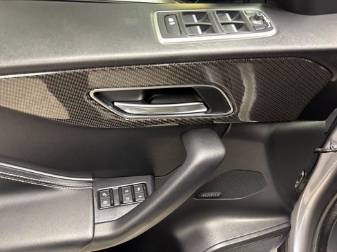 Used 2020 Jaguar F-PACE SVR image 15