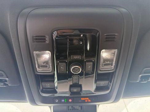 Used 2026 Chevrolet Suburban High Country w/ Sun And Tow Package AWD/4WD image 17