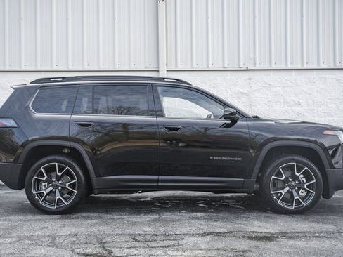 New 2026 Jeep Cherokee Overland image 4