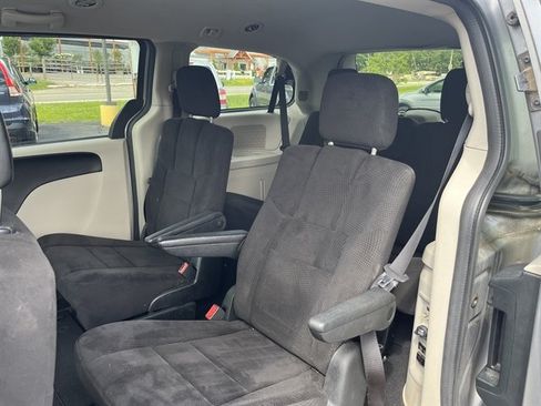 Used 2013 Dodge Grand Caravan SXT w/ Rear Park Assist Pkg FWD image 30