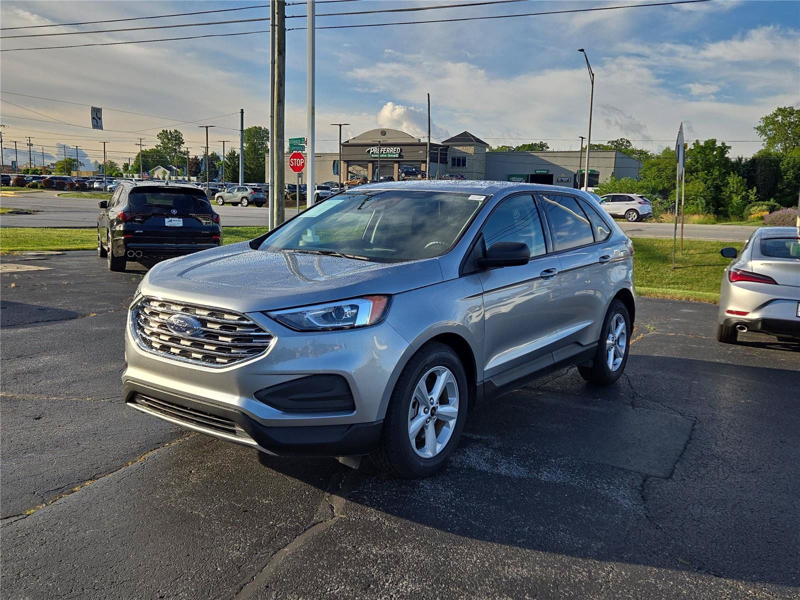 Used 2023 Ford Edge SE AWD/4WD image 3