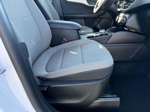 Used 2022 Ford Escape SE image 47