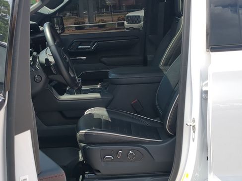 Used 2025 GMC Sierra 1500 AT4X AWD/4WD image 12