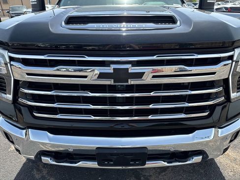 Used 2024 Chevrolet Silverado 2500 LTZ w/ LTZ Plus Package AWD/4WD image 57