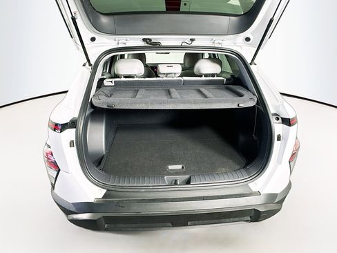 Used 2025 Hyundai Kona SEL FWD image 29