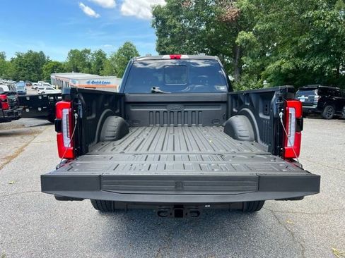 New 2025 Ford F250 Platinum image 24