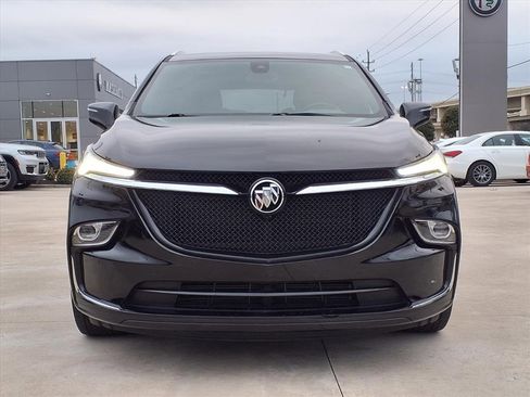 Used 2023 Buick Enclave Essence w/ Sport Touring Edition image 4