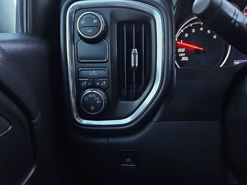 Used 2019 Chevrolet Silverado 1500 LT w/ Texas Edition image 24