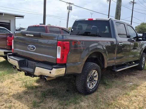 Used 2019 Ford F250 XLT w/ XLT Premium Package AWD/4WD image 11