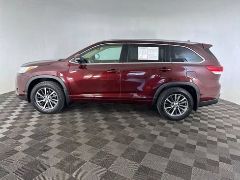 Used 2018 Toyota Highlander XLE AWD/4WD image 8