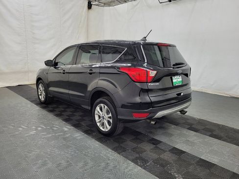 Used 2019 Ford Escape SE image 5