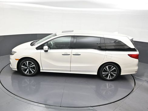 Used 2018 Honda Odyssey Elite image 16
