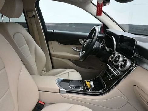 Used 2022 Mercedes-Benz GLC 300 4MATIC image 12